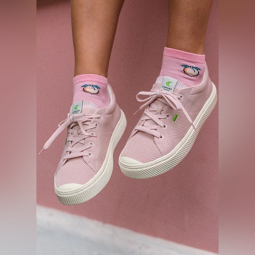 Cariuma IBI Low Top Blush Pink Sneakers Women’s Size 6